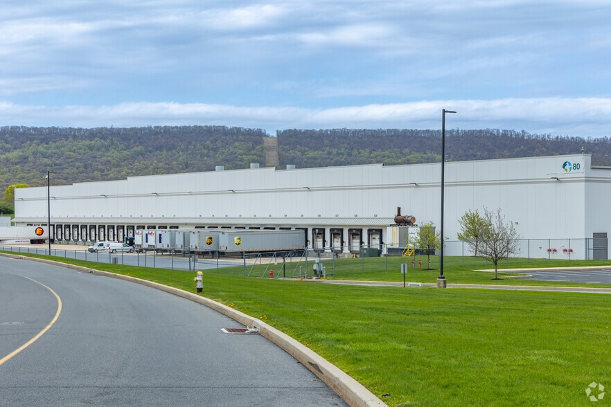 80 Micro Dr, Jonestown, PA for lease - Building Photo - Image 2 of 5