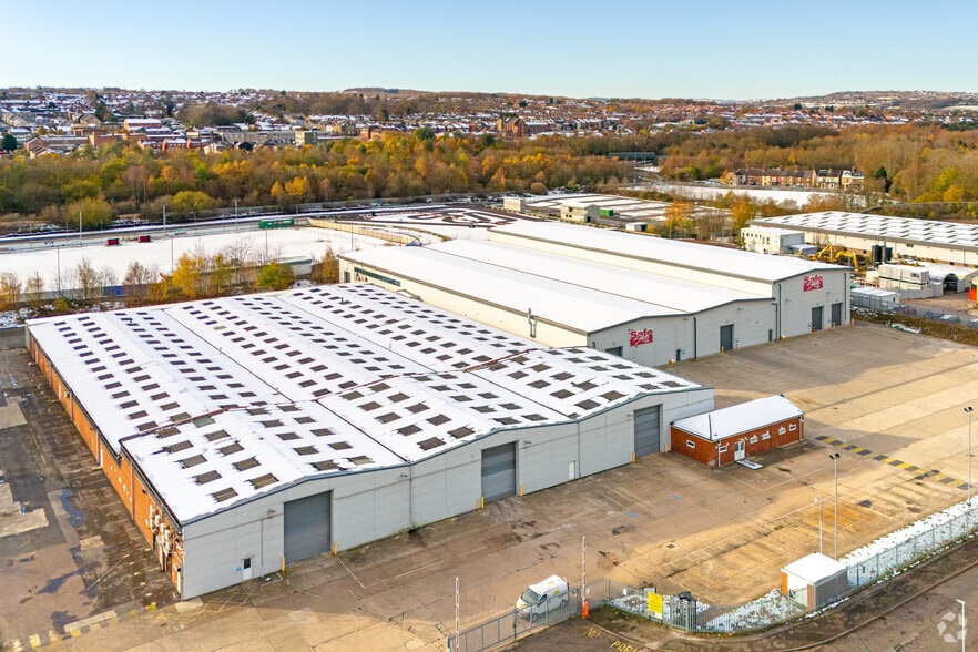 Portfolio of 2 properties for sale on LoopNet.ca - Building Photo - Image 3 of 6