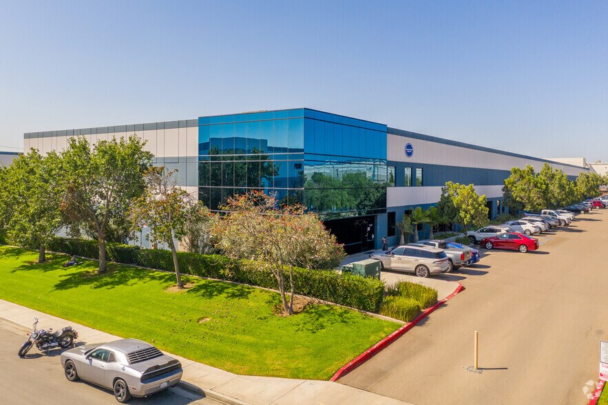 7920 Airway Rd, San Diego, CA à louer - Photo du bâtiment - Image 1 de 9