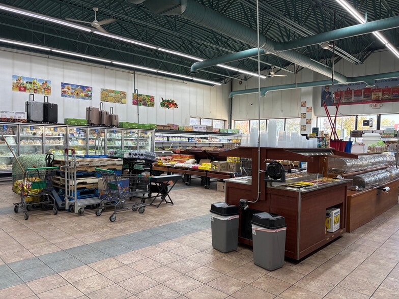 37821 Mound Rd, Sterling Heights, MI for sale - Interior Photo - Image 3 of 18