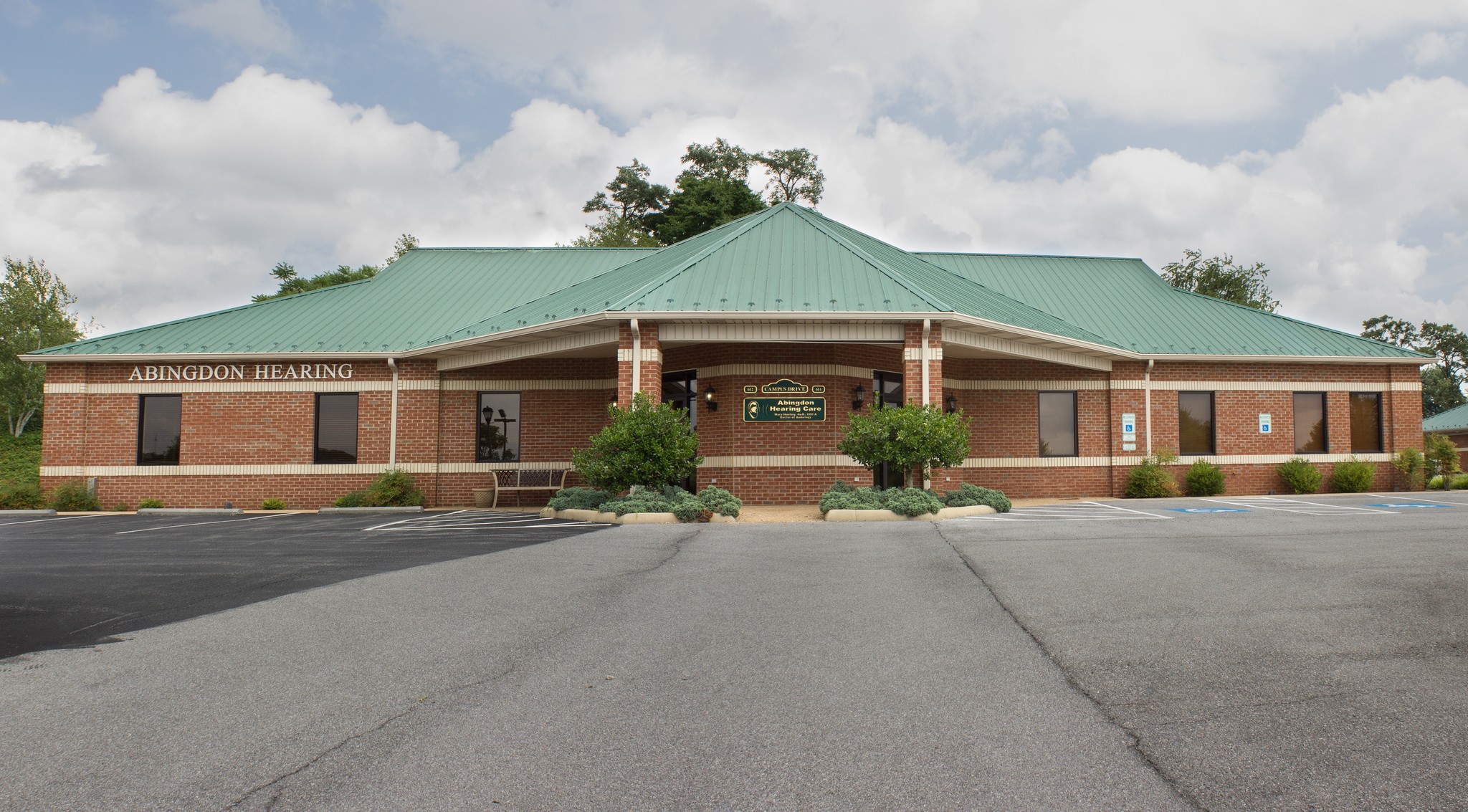 614 Campus Dr, Abingdon, VA à vendre Photo du bâtiment- Image 1 de 1