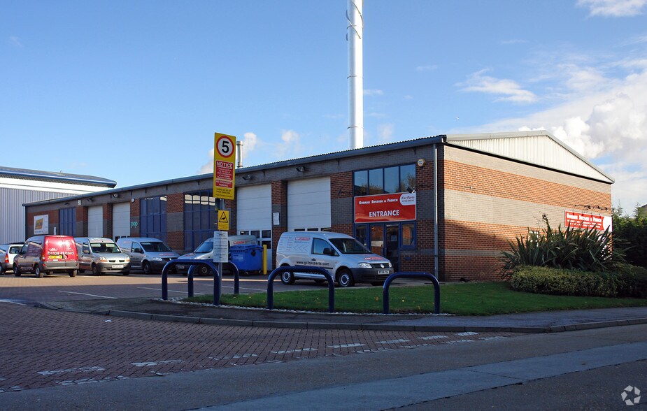 Weston Ave, Grays à louer - Photo du bâtiment - Image 2 de 4