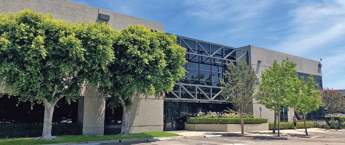 21605-21615 Plummer St, Chatsworth, CA à louer Photo du bâtiment- Image 1 de 6