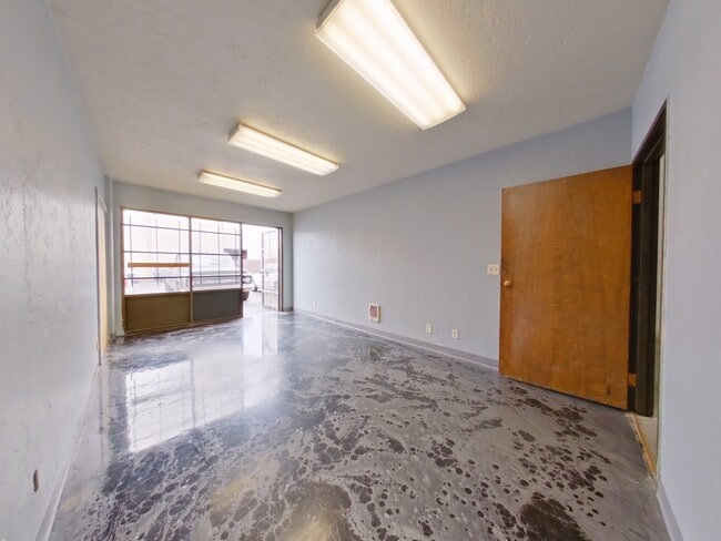 More details for 28 W Q St, Springfield, OR - Industrial for Lease