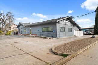 More details for 914 W Main St, Medford, OR - Office for Sale