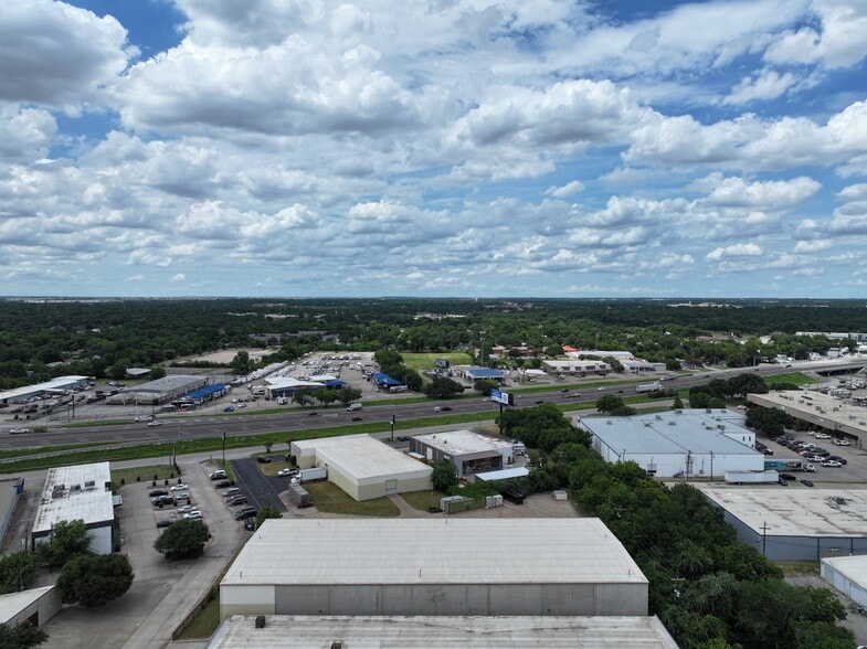 5210 Airport Fwy, Haltom City, TX à louer - Photo du bâtiment - Image 3 de 8