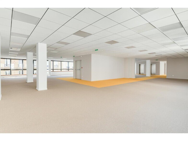108-116 Rue Victor Hugo, Levallois-Perret for lease - Interior Photo - Image 2 of 8