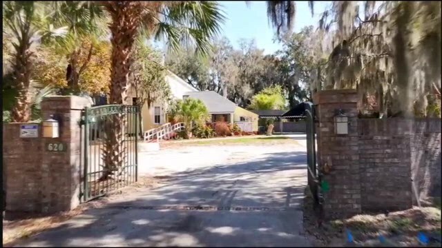 620 N Tubb St, Oakland, FL à vendre - Vidéo sur l’inscription commerciale - Image 2 de 42
