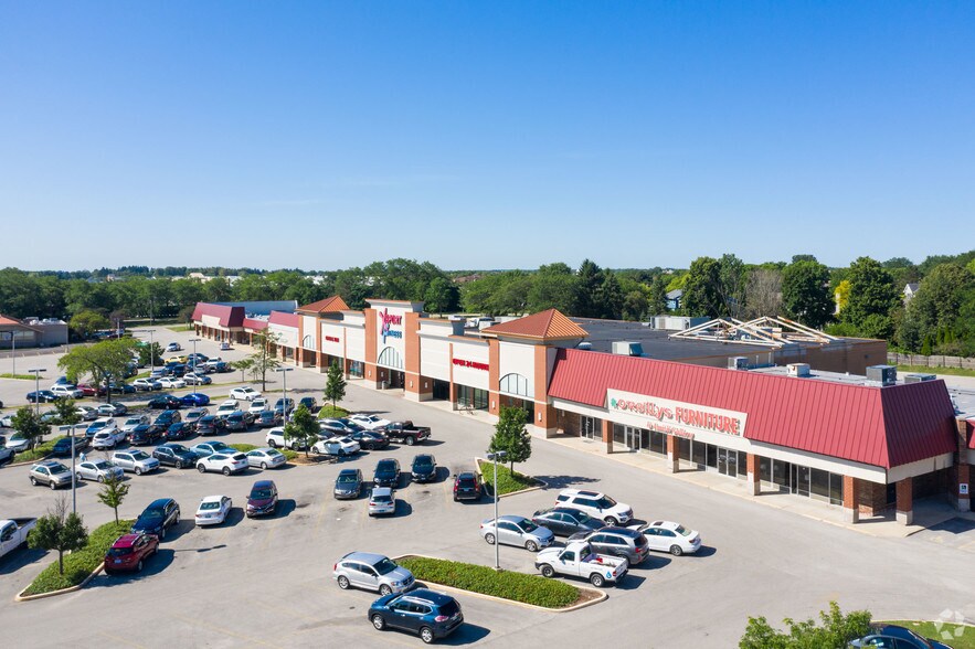 1125-1199 S Milwaukee Ave, Libertyville, IL à louer - Photo du bâtiment - Image 1 de 17