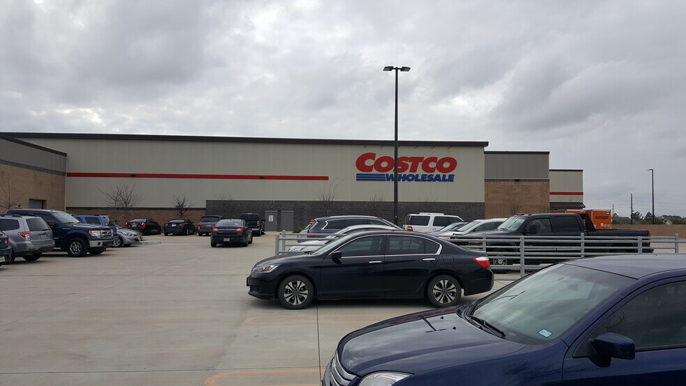 Business Center Dr, Pearland, TX à vendre - Photo du bâtiment - Image 2 de 19