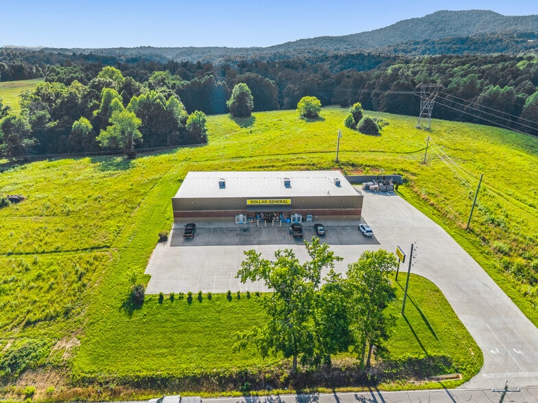 6075 Short Mountain Rd, Woodbury, TN à vendre - Photo du bâtiment - Image 2 de 3