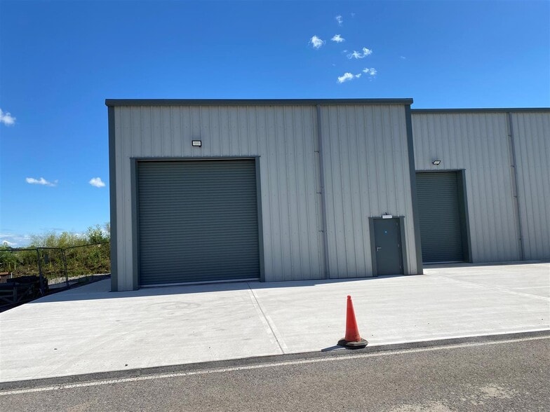 Henstridge Airport Estate, Henstridge for lease - Building Photo - Image 2 of 4