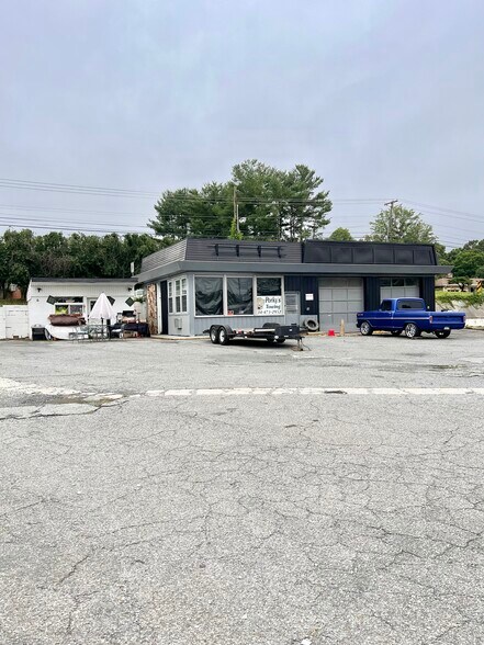 3648 S Amherst Hwy, Madison Heights, VA à vendre - Photo principale - Image 1 de 4