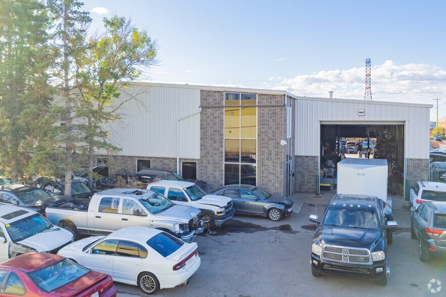 4202 16th St SE, Calgary, AB for sale - Primary Photo - Image 1 of 1