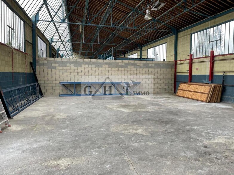 Industrial in Creil for sale - Interior Photo - Image 3 of 4