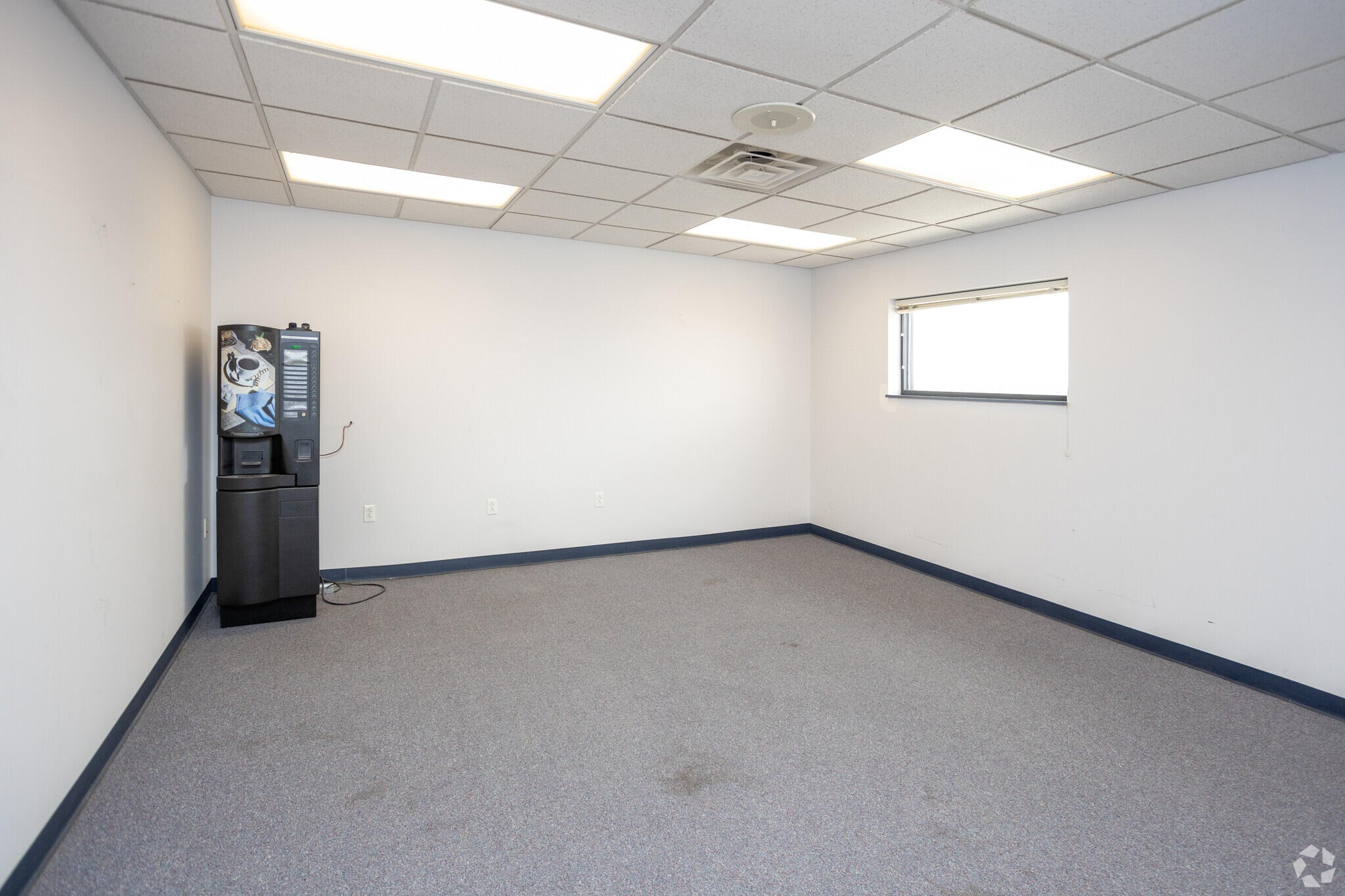 205 W Market St, Lima, OH for sale Interior Photo- Image 1 of 8