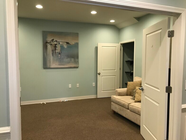 111 Lovett Dr, Greenville, SC à louer - Photo du bâtiment - Image 3 de 10