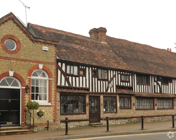 19 Church St, Seal à vendre - Photo principale - Image 1 de 3