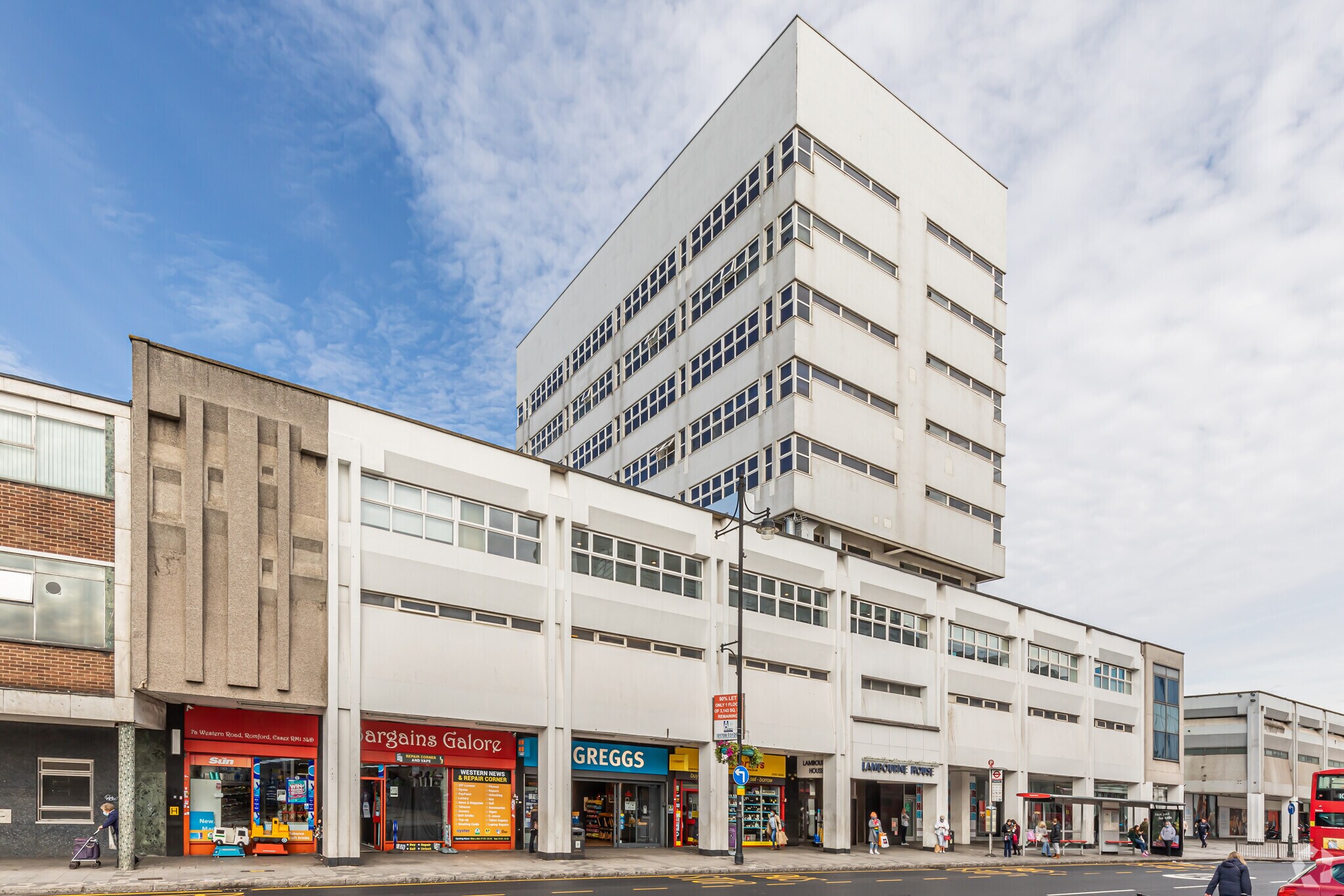 7 Western Rd, Romford à louer Photo principale- Image 1 de 11