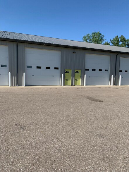 4389 N Long Rd, Columbus, IN à louer - Photo du bâtiment - Image 2 de 5