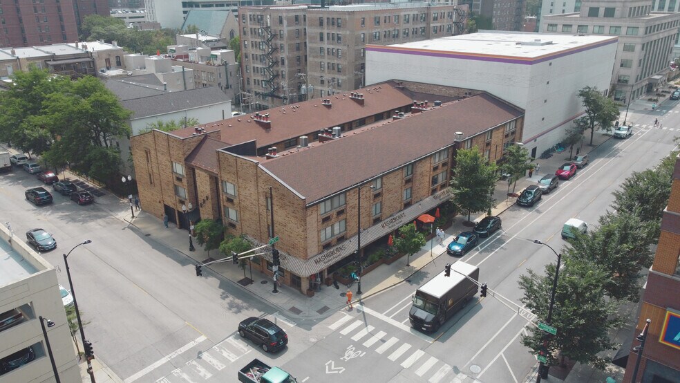 1151-1155 N Wells St, Chicago, IL à louer - Photo du bâtiment - Image 3 de 13