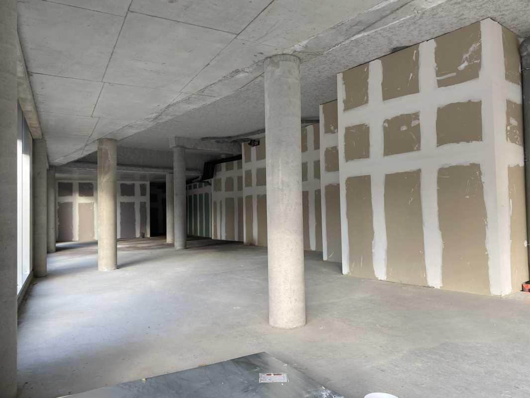 Retail in Lille for lease Interior Photo- Image 1 of 4