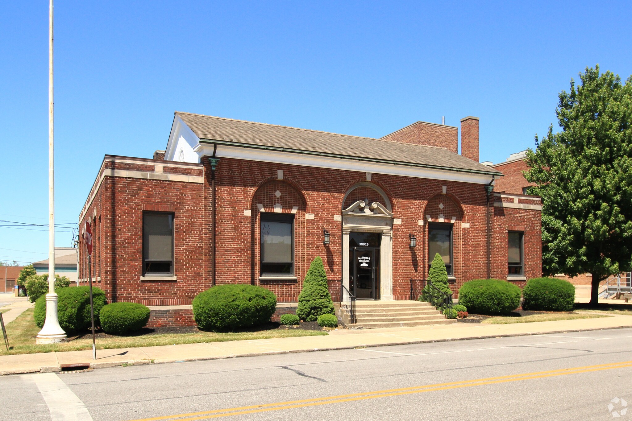 38029 3rd St, Willoughby, OH à vendre Photo du bâtiment- Image 1 de 1