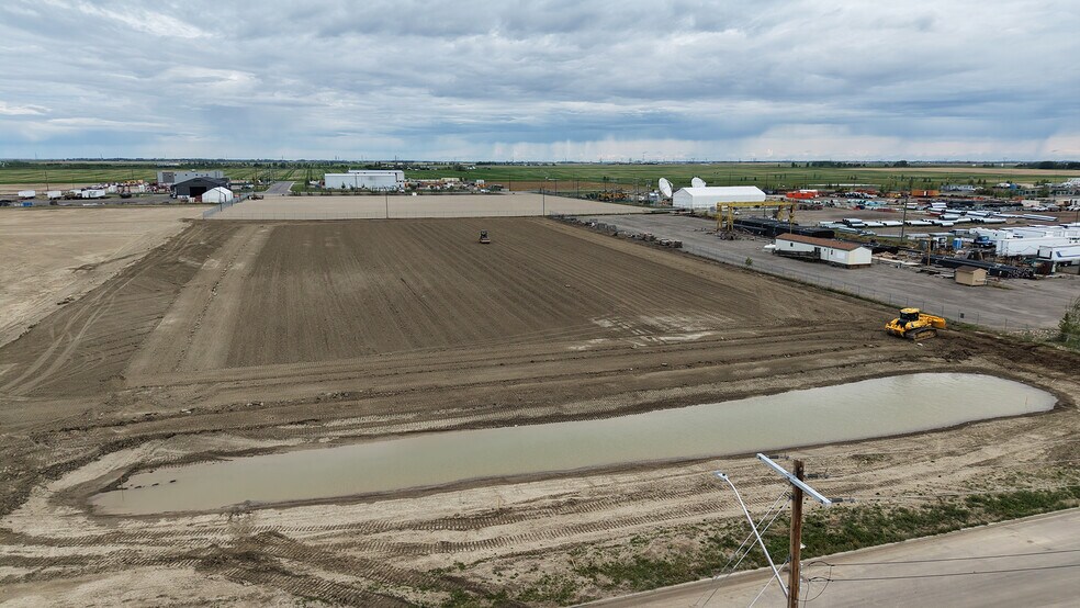 40 Fulton Rd, Rocky View County, AB à louer - Photo du bâtiment - Image 2 de 3