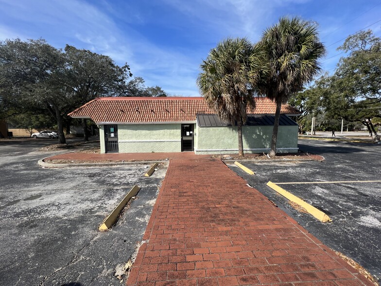 11210 N 30th St, Tampa, FL for sale - Building Photo - Image 1 of 1