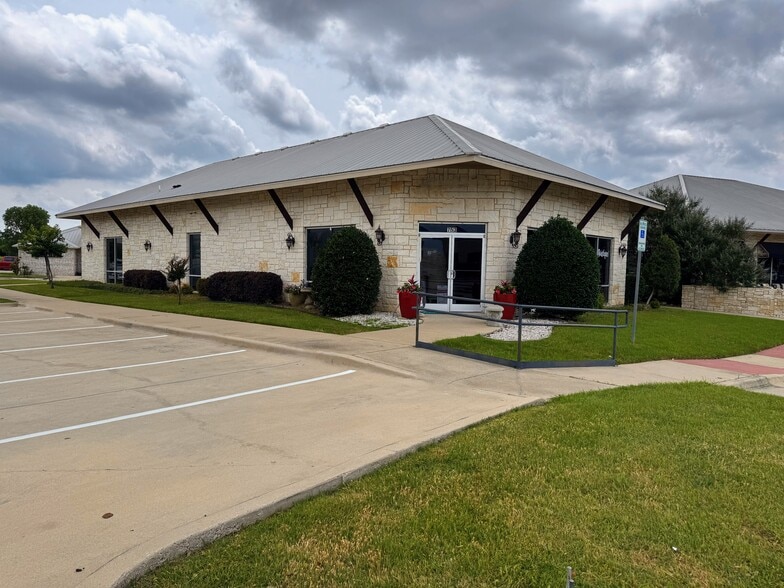 753 Mid Cities Blvd, North Richland Hills, TX for sale - Building Photo - Image 1 of 18