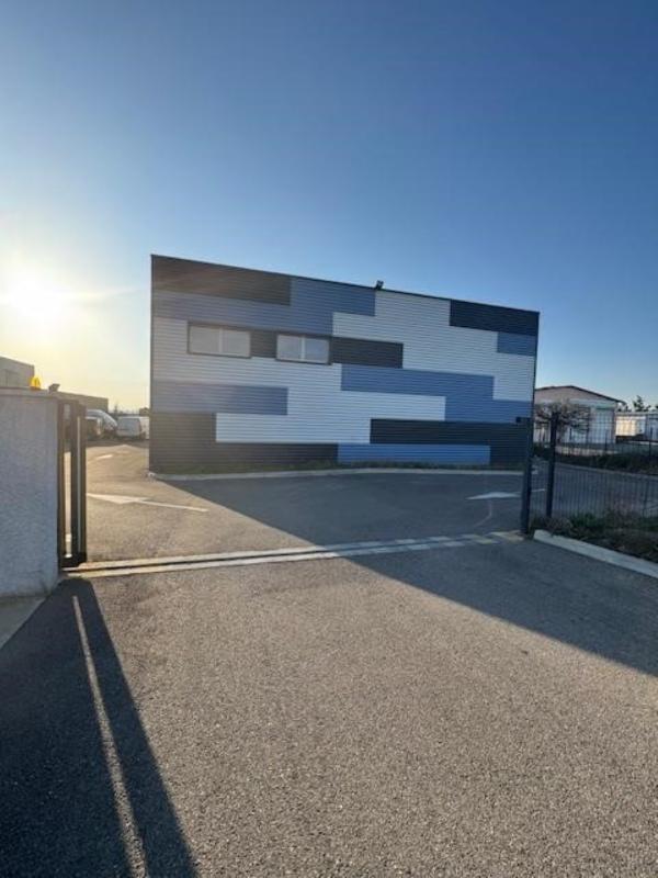 Flex in Dagneux for sale Building Photo- Image 1 of 8