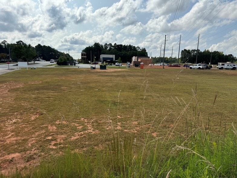 130 Maple Xing, Carrollton, GA for sale - Building Photo - Image 2 of 4