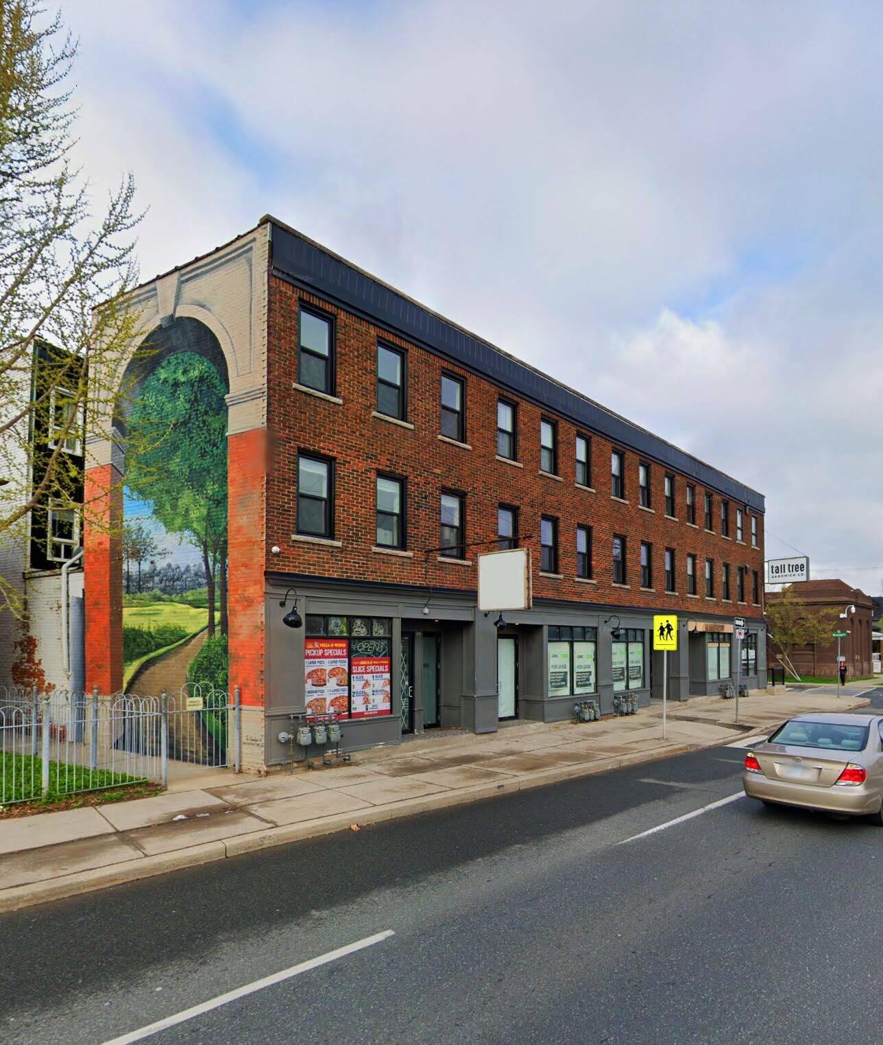 1000-1016 King St E, Hamilton, ON for lease Building Photo- Image 1 of 5