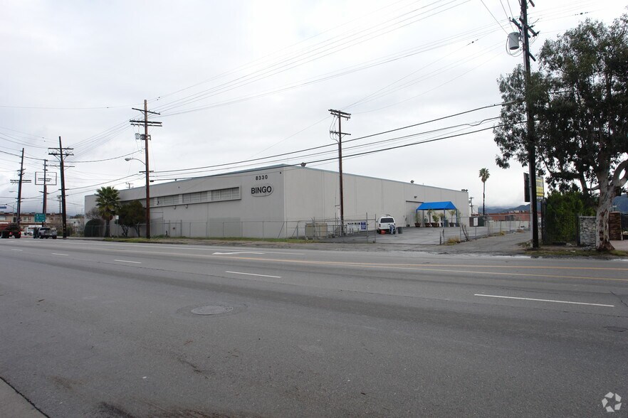 8330 Lankershim Blvd, North Hollywood, CA à louer - Photo du bâtiment - Image 3 de 4