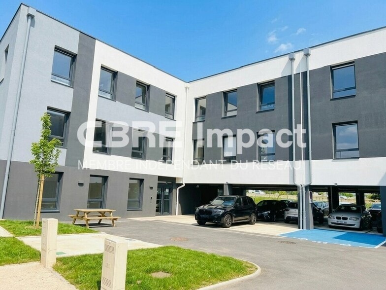 8 Rue Du Rompot, Fontaine-lès-Dijon for lease - Building Photo - Image 1 of 8
