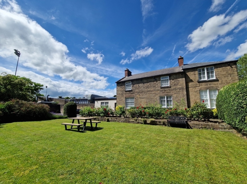 131 The Triangle, Belper for lease Building Photo- Image 1 of 3