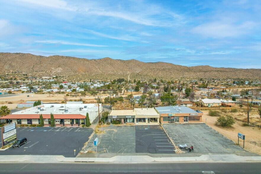 56334-56336 29 Palms Hwy, Yucca Valley, CA à vendre - Photo du bâtiment - Image 2 de 44