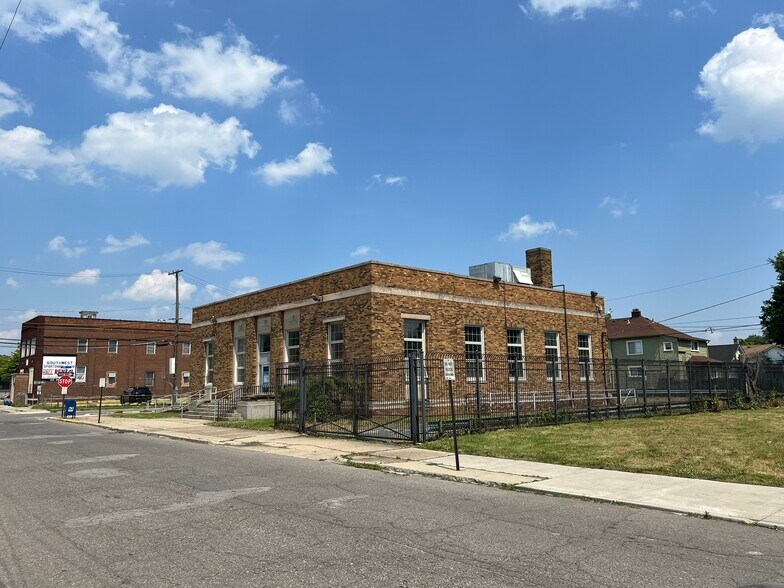 235 Burke St, River Rouge, MI à vendre - Photo du bâtiment - Image 3 de 5