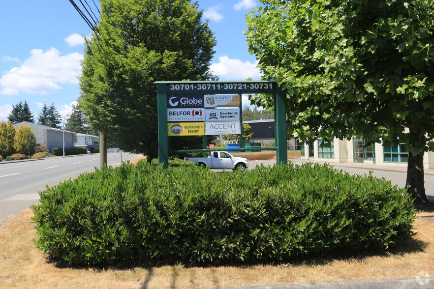 30701 Simpson Rd, Abbotsford, BC à vendre - Photo du bâtiment - Image 2 de 12