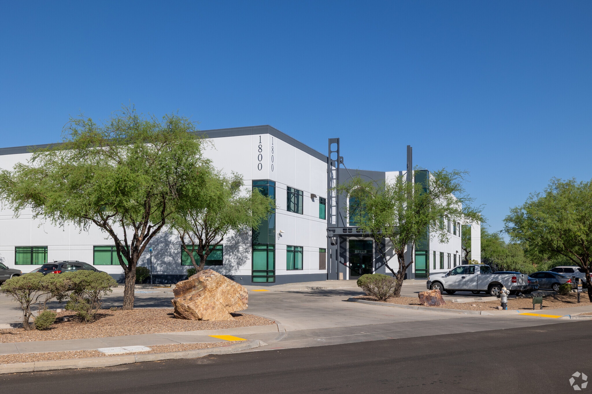 1800 S Research Loop, Tucson, AZ for lease Building Photo- Image 1 of 5