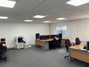 4 Royds Hall Rd, Leeds for lease Interior Photo- Image 1 of 4