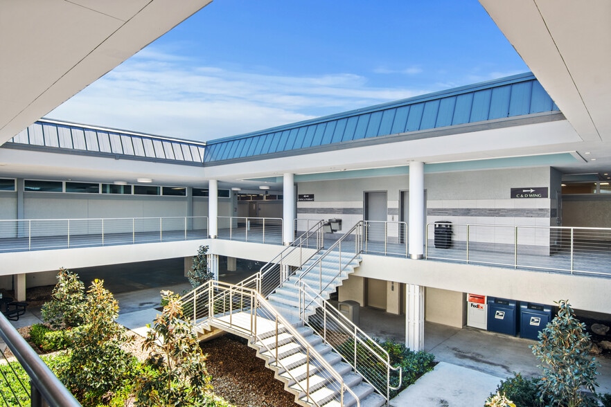 777-787 37th St, Vero Beach, FL for lease - Building Photo - Image 2 of 6