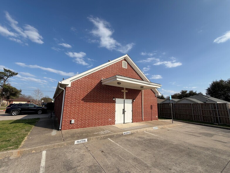 1621 Balleywood Rd, Irving, TX à vendre - Photo du bâtiment - Image 2 de 9