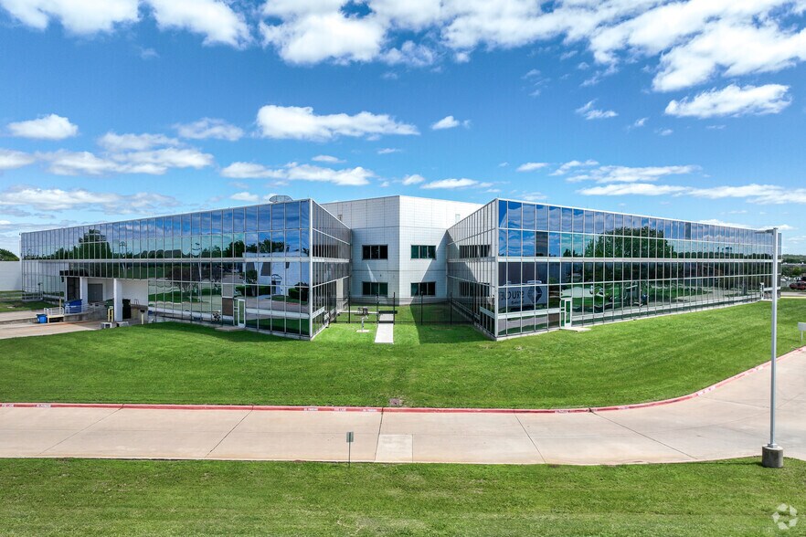 7140 Oakmont Blvd, Fort Worth, TX à louer - Photo du bâtiment - Image 2 de 4