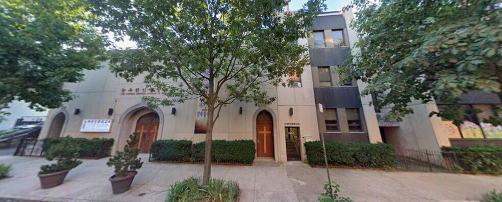 Religious Community School Daycare Apts portefeuille de 3 propriétés à vendre sur LoopNet.ca - Photo du bâtiment - Image 3 de 7