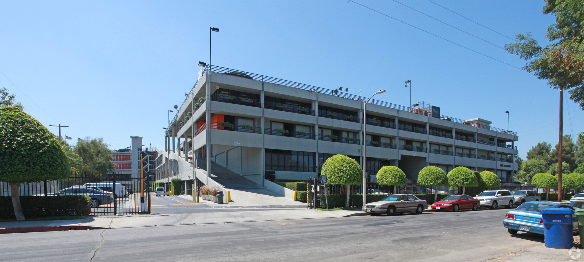 15500 Erwin St, Van Nuys, CA à vendre Photo du bâtiment- Image 1 de 1