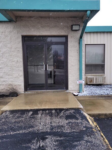 950 Cherry St, Kent, OH à louer - Photo du bâtiment - Image 3 de 10