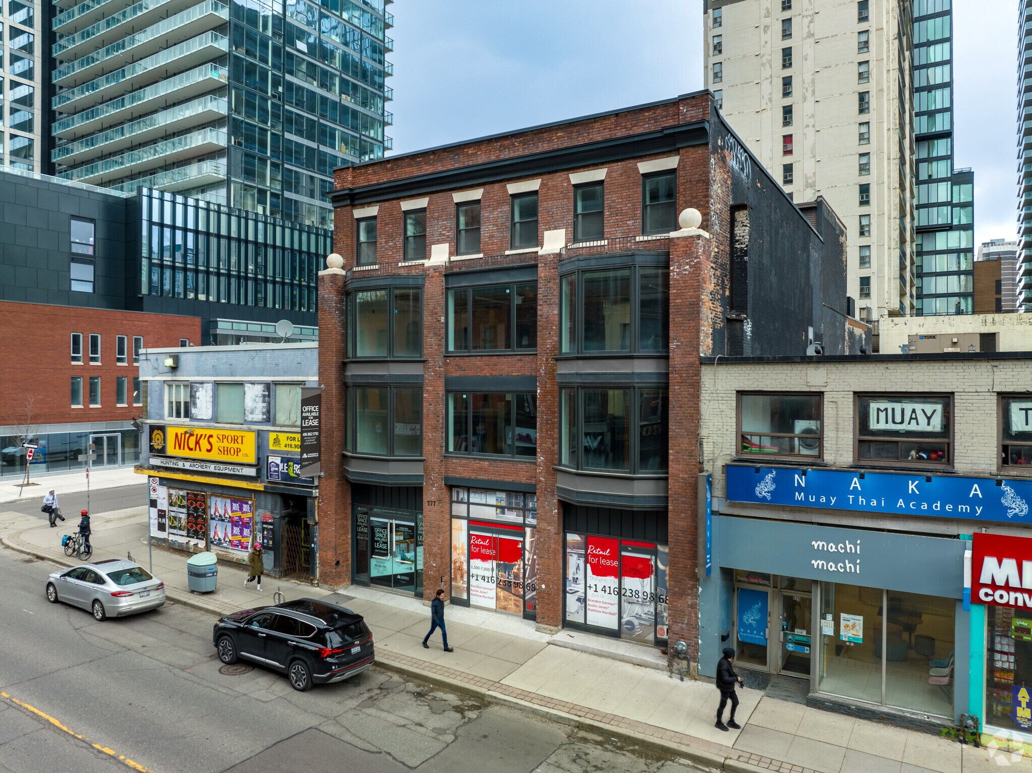 577 Yonge St, Toronto, ON à vendre Photo du bâtiment- Image 1 de 1