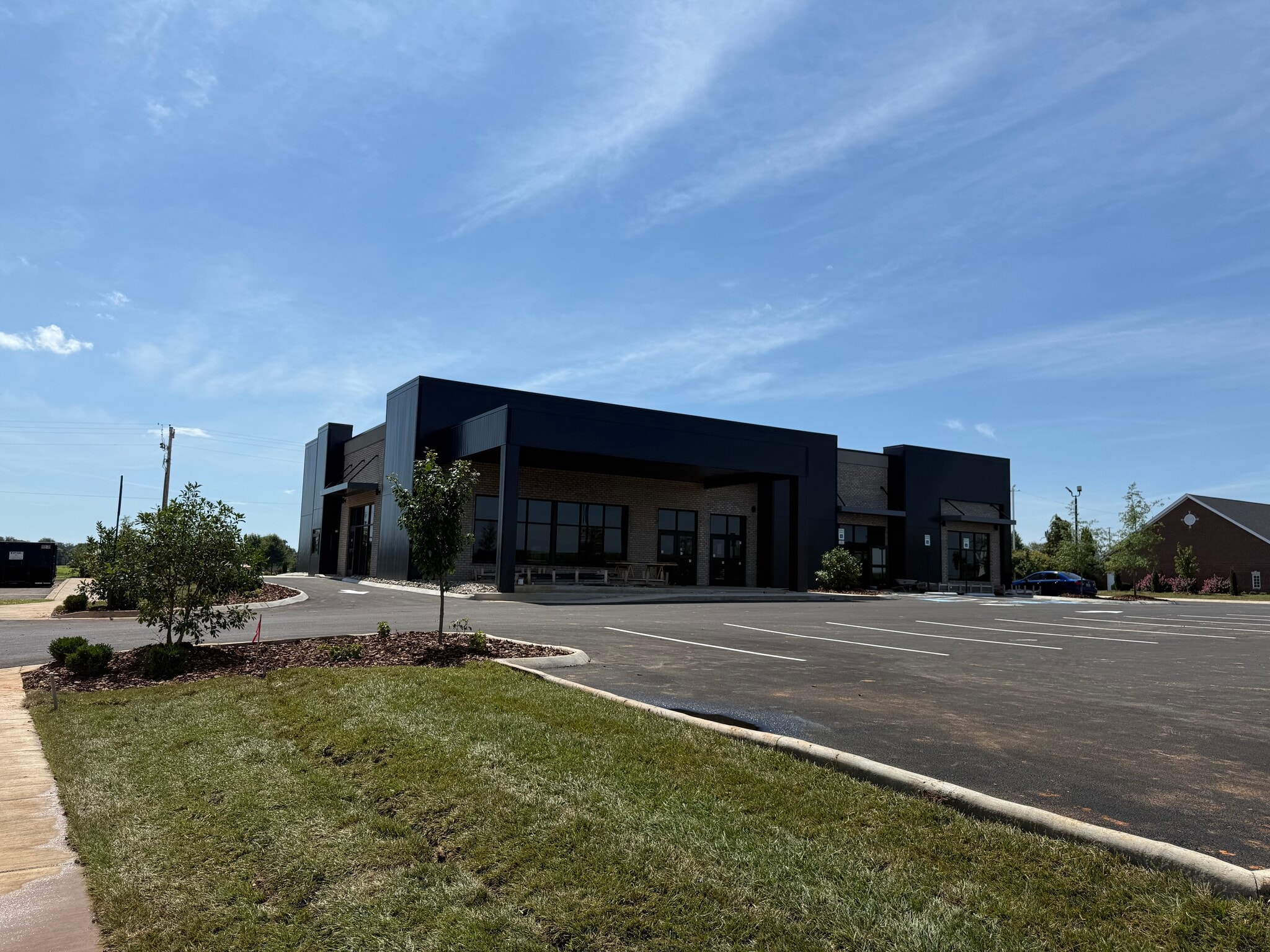 750 Lovers Ln, Bowling Green, KY for lease Building Photo- Image 1 of 13