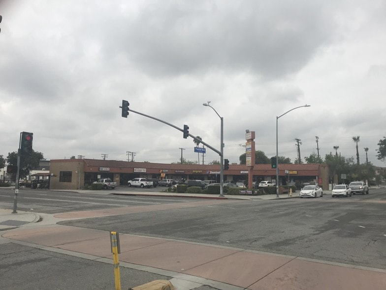 200 W Foothill Blvd, Azusa, CA for lease - Building Photo - Image 3 of 3